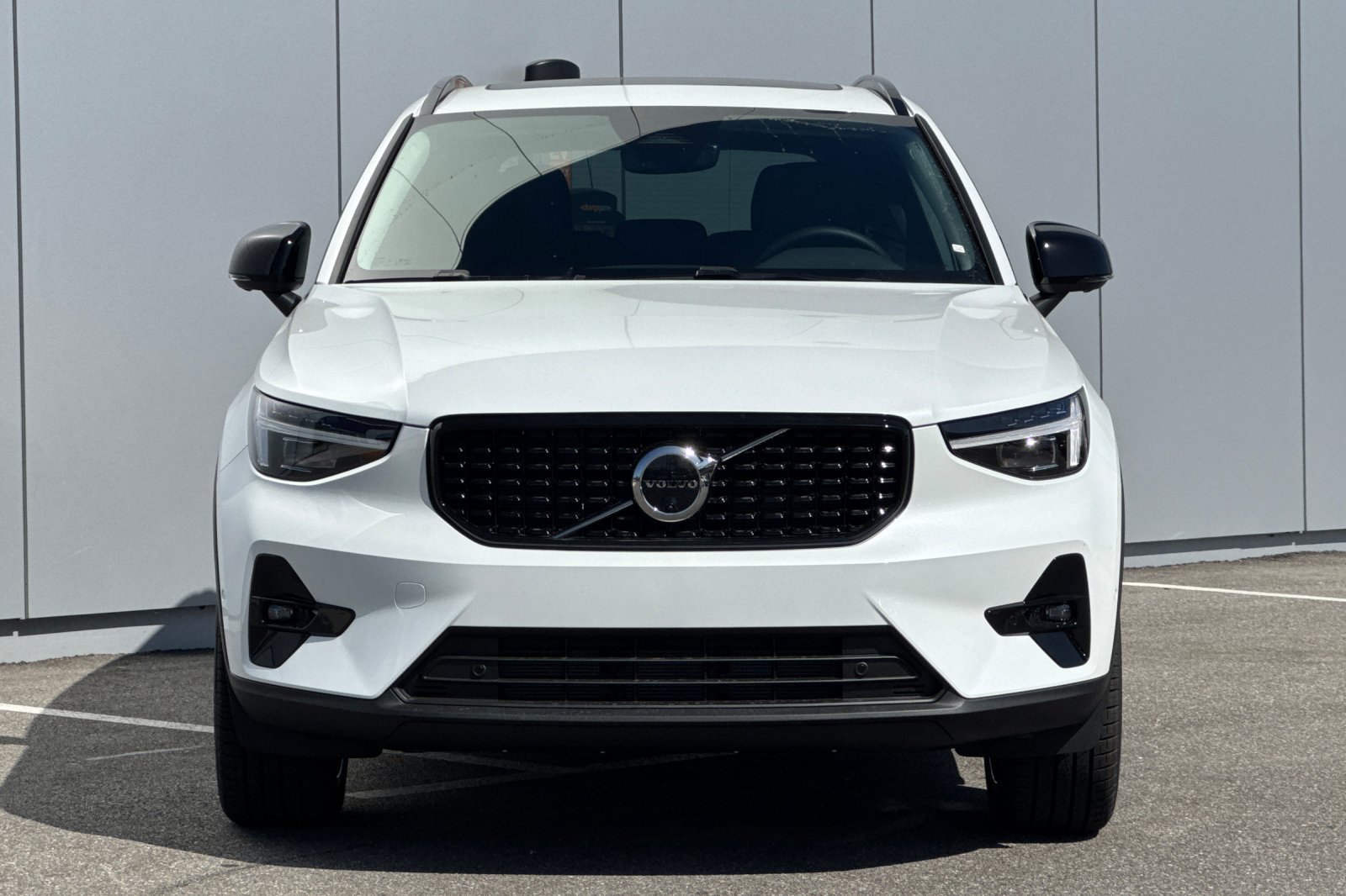 New 2026 Volvo XC40 B5 Ultra w/ Protection Package Premier AWD/4WD image 8