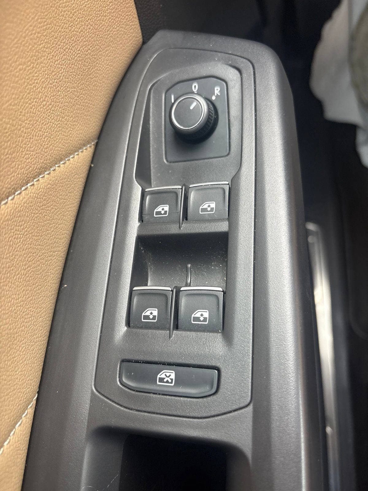Used 2022 Volkswagen Atlas Cross Sport SE w/ Panoramic Sunroof Package AWD/4WD image 17