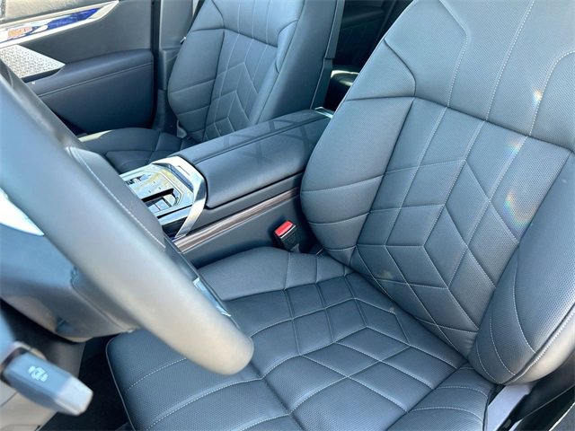 Certified 2024 BMW i7 xDrive60 image 21