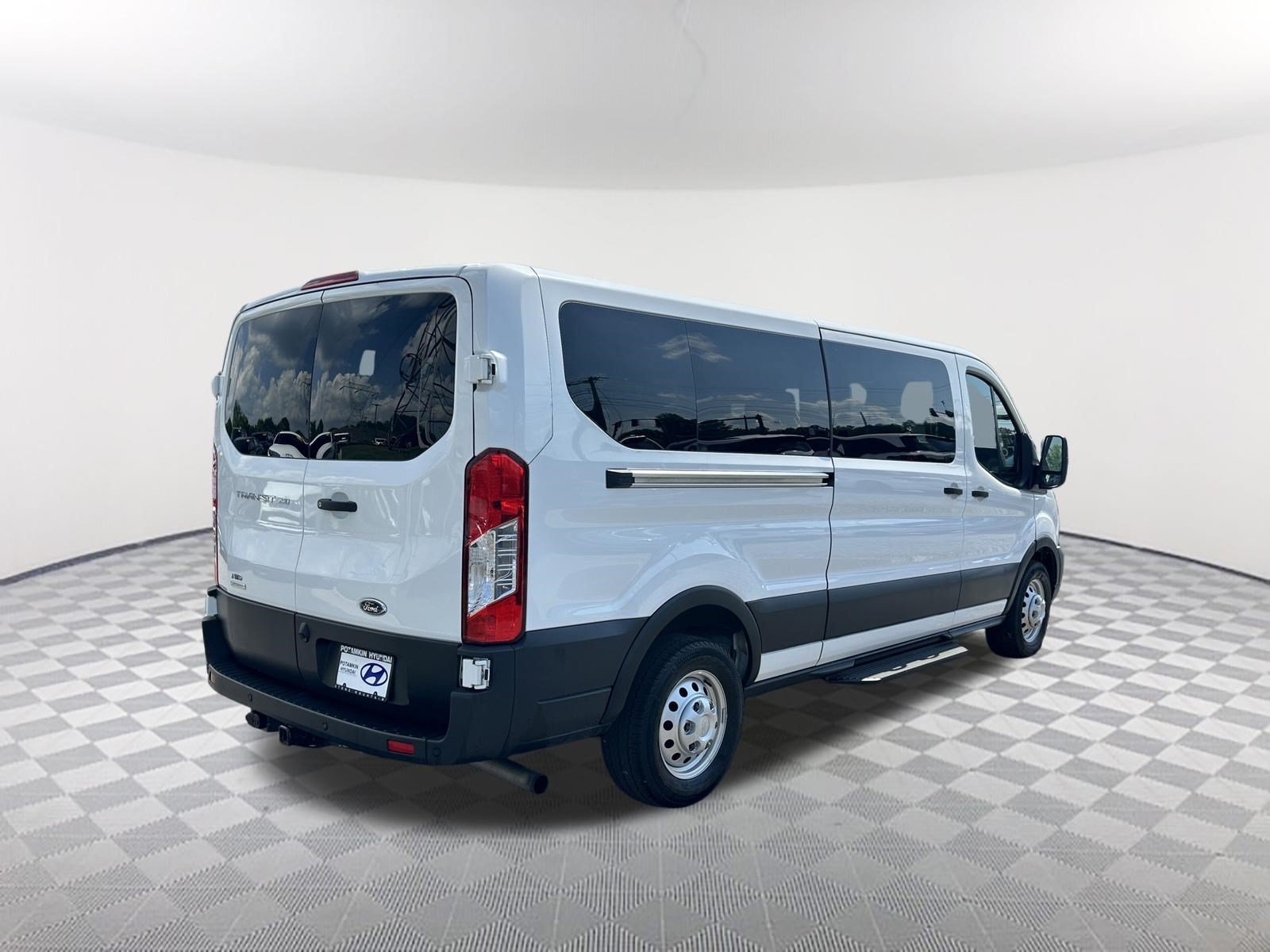 Used 2023 Ford Transit 350 XL AWD/4WD image 5