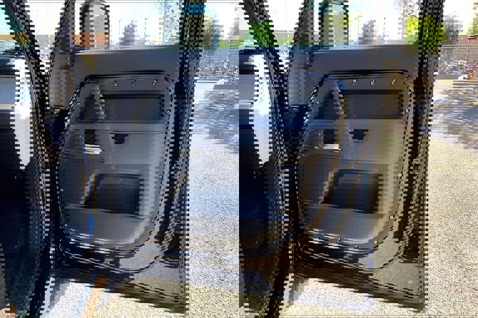 Certified 2025 Land Rover Defender 110 X-Dynamic SE image 21