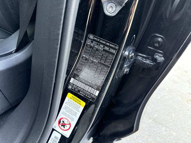 Used 2017 Land Rover Discovery Sport SE image 27