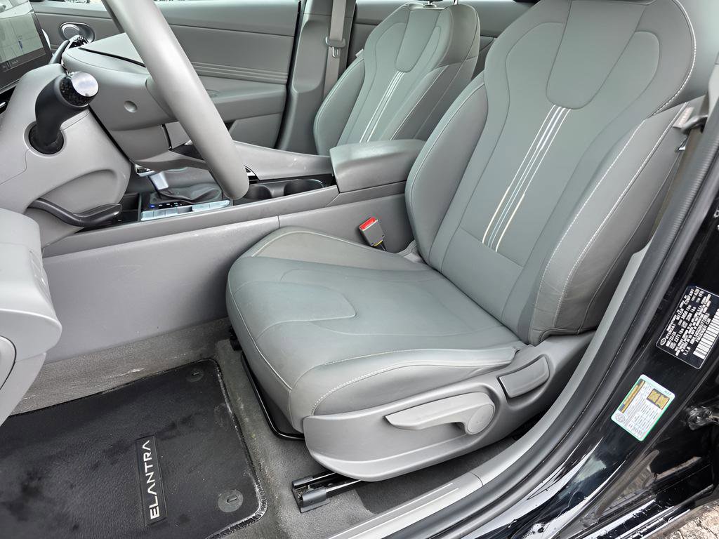 Certified 2024 Hyundai Elantra SEL w/ Convenience Package image 18