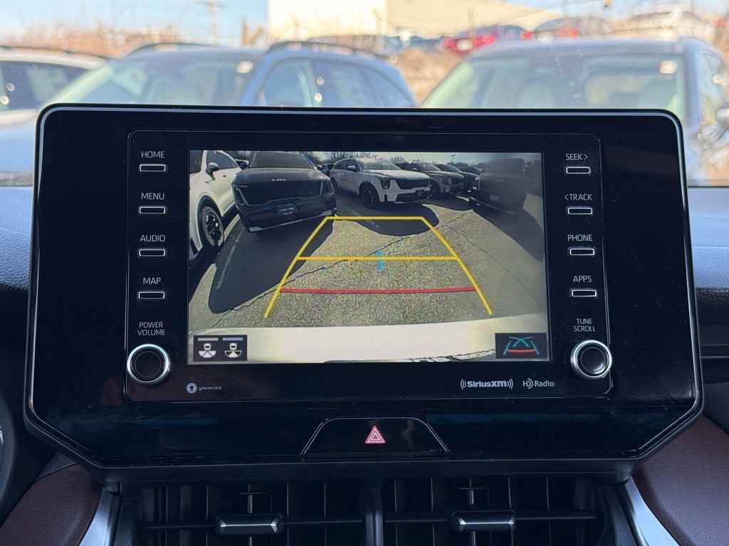 Used 2021 Toyota Venza XLE image 42