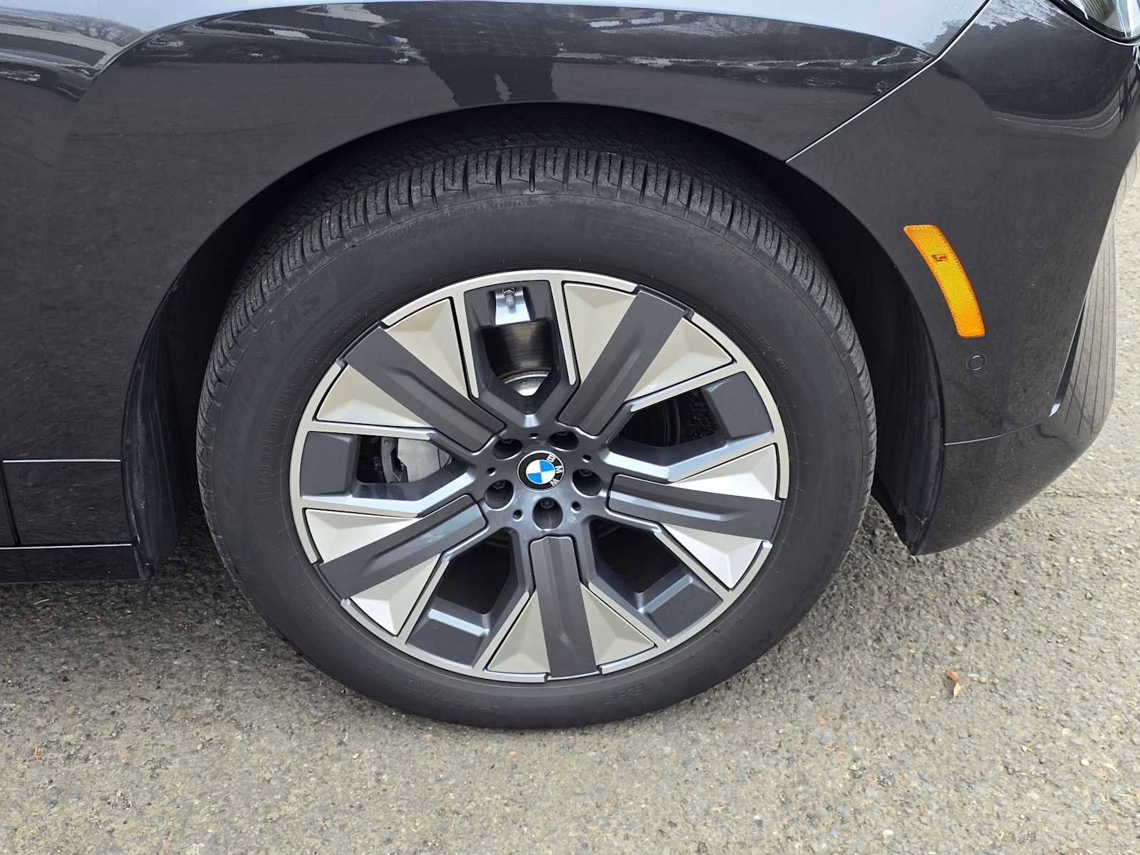 Used 2026 BMW iX xDrive45 w/ Executive Package image 9