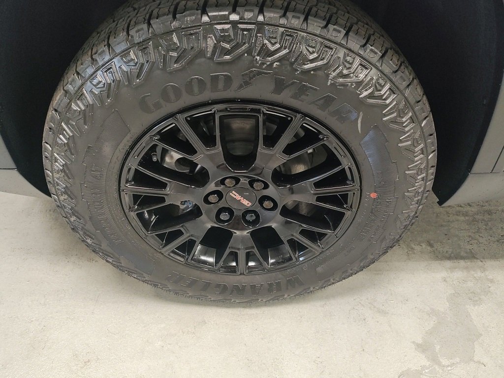 New 2026 GMC Acadia AT4 w/ Luxury Package image 20