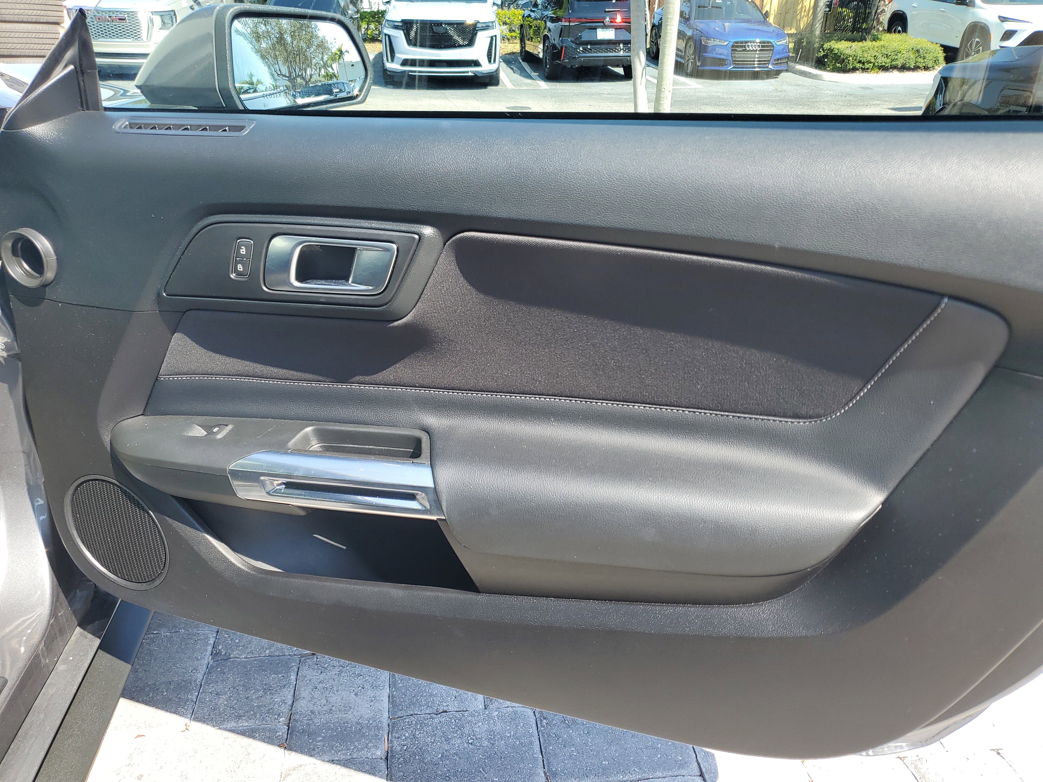 Used 2021 Ford Mustang Coupe image 9