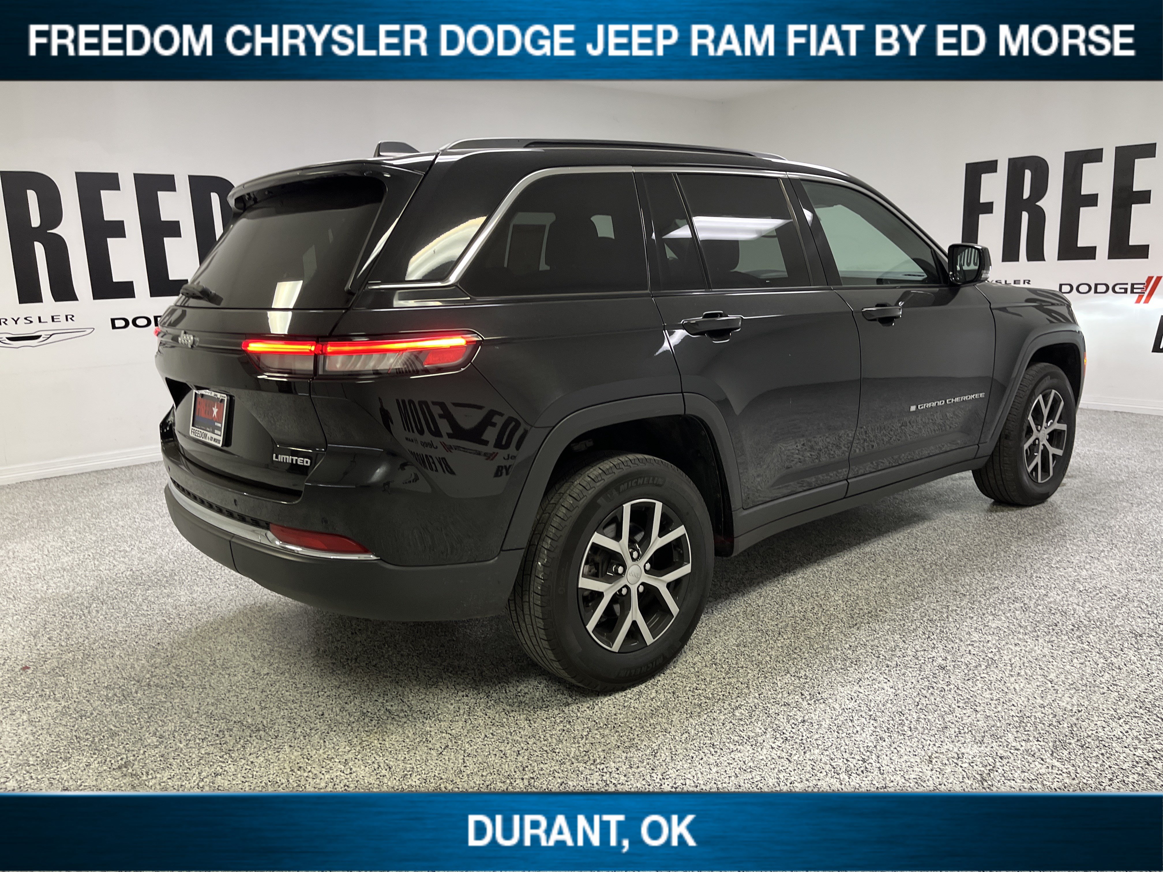 Used 2024 Jeep Grand Cherokee Limited AWD/4WD image 4