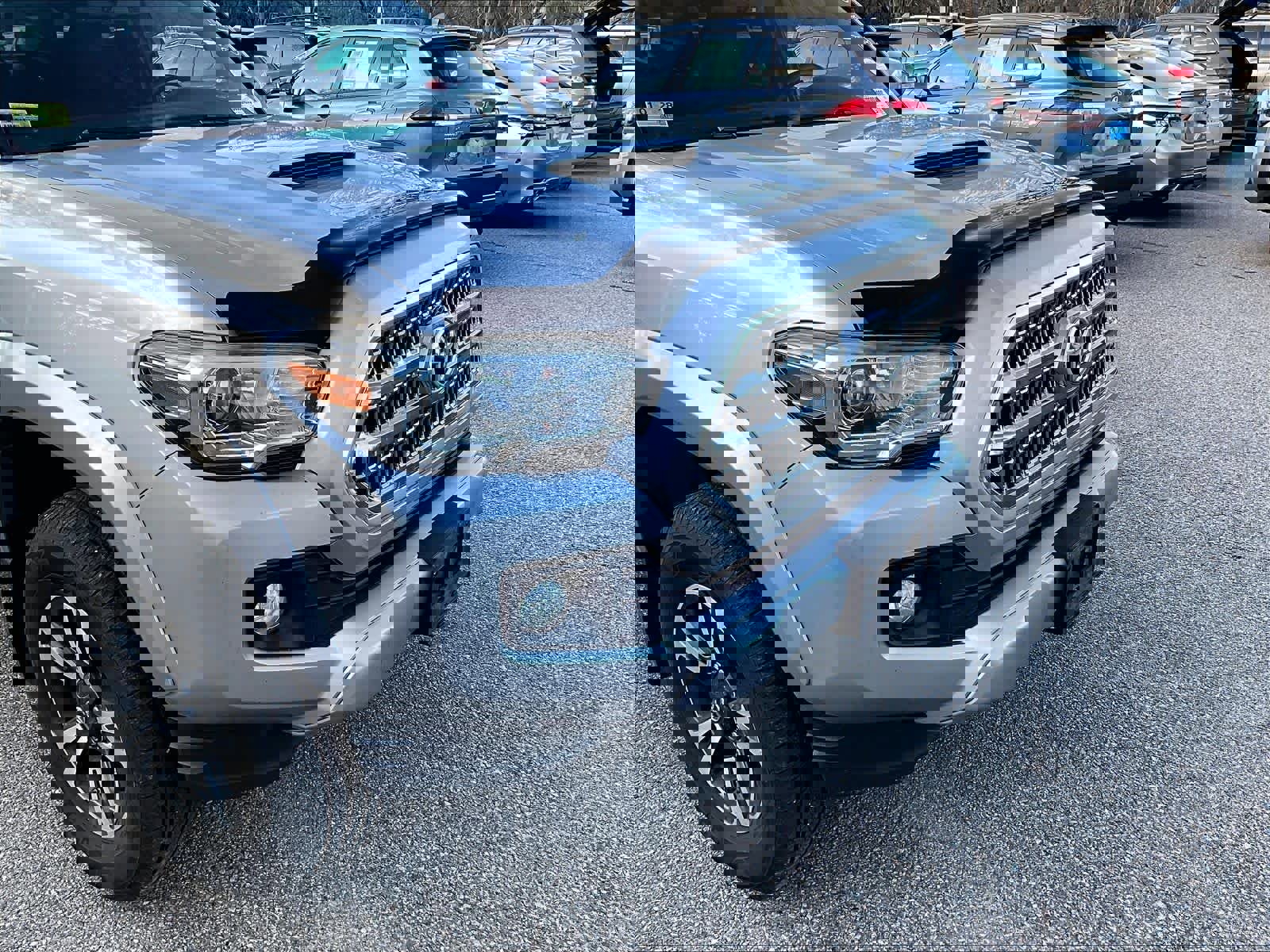 Used 2016 Toyota Tacoma TRD Sport image 5