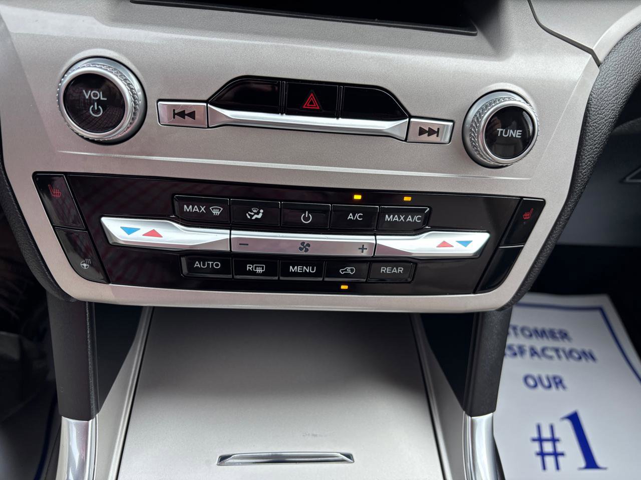 Used 2023 Ford Explorer XLT w/ Equipment Group 202A image 22