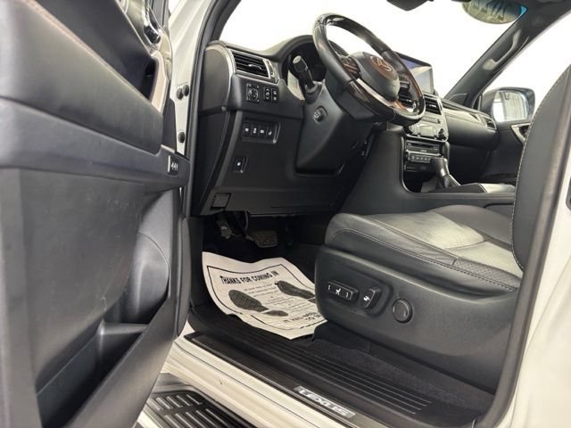 Used 2022 Lexus GX 460 Luxury w/ Accessory Package AWD/4WD image 8
