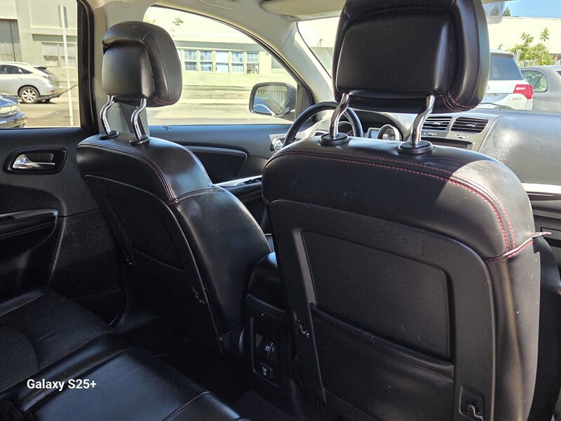 Used 2018 Dodge Journey GT FWD image 17