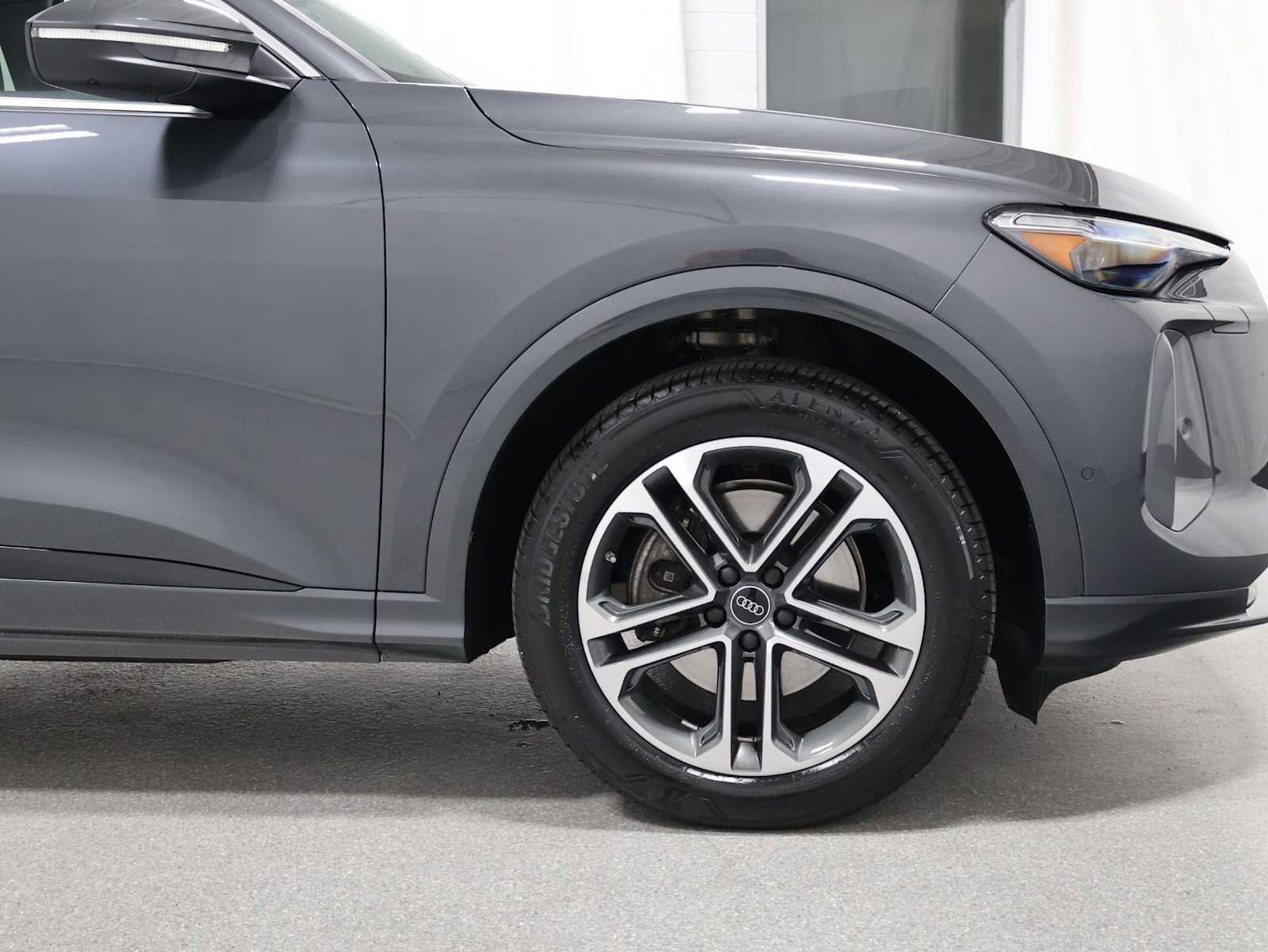Certified 2025 Audi Q5 Prestige AWD/4WD image 11