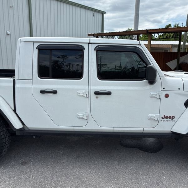 Used 2025 Jeep Gladiator Mojave AWD/4WD image 12