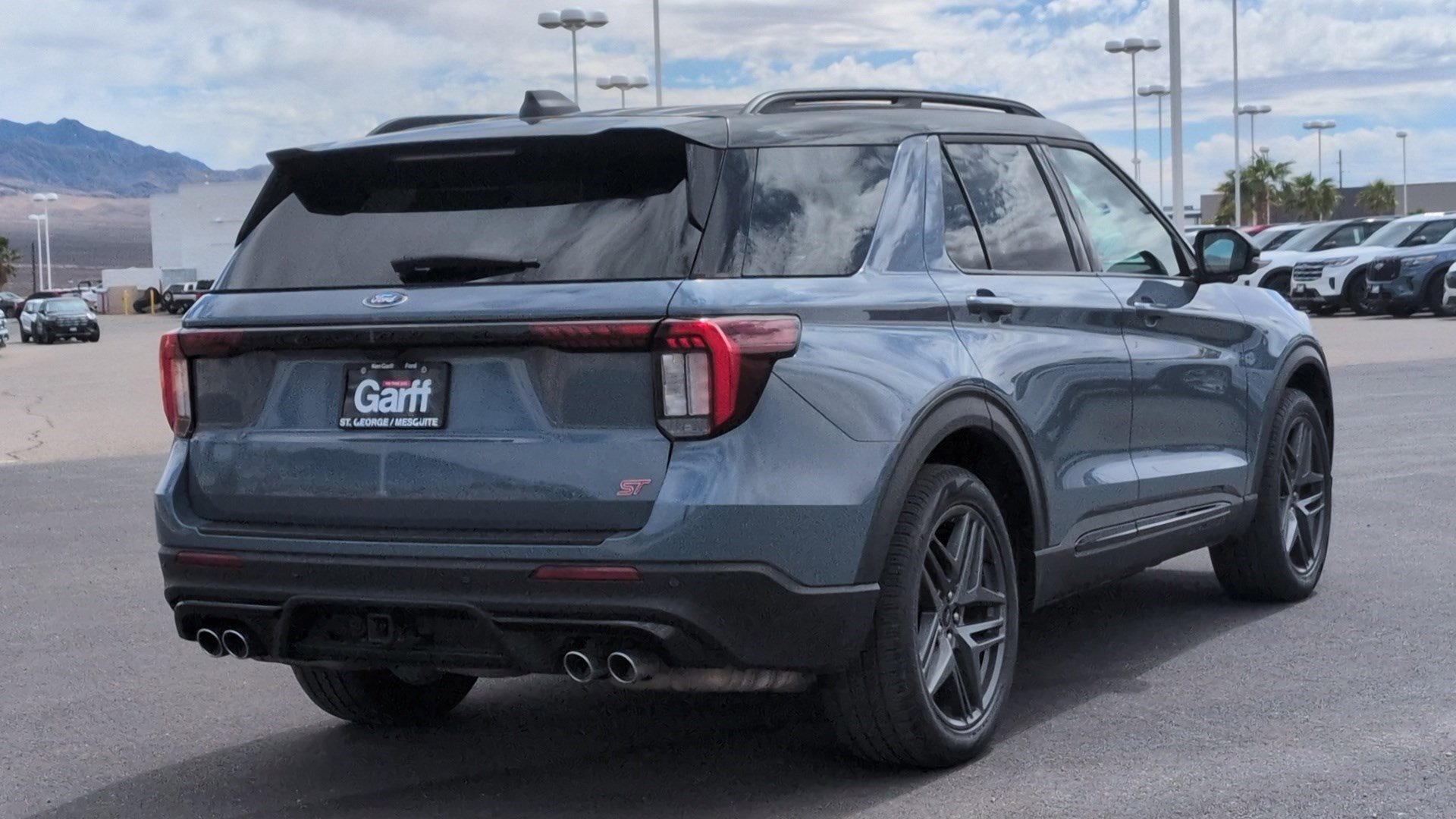 Used 2025 Ford Explorer ST RWD image 3