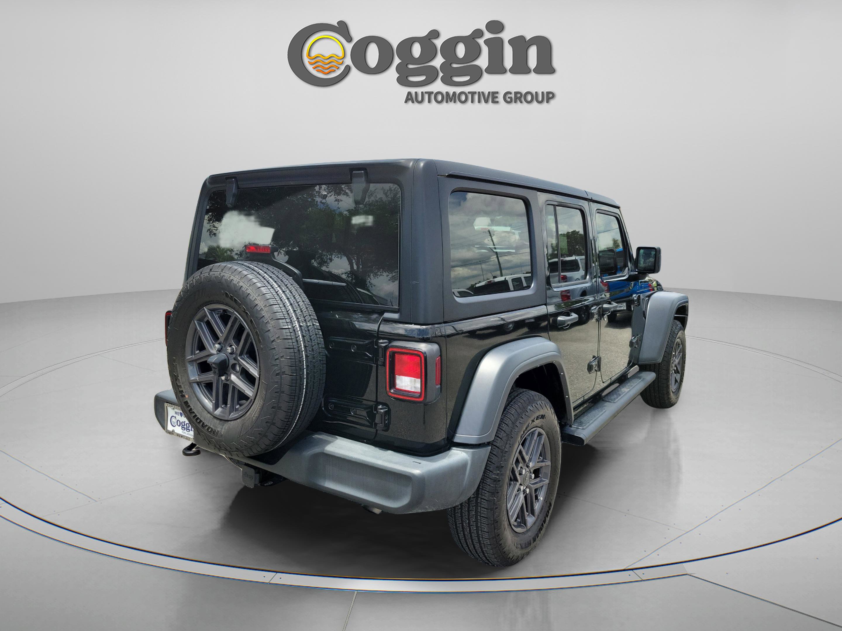 Used 2024 Jeep Wrangler Unlimited Sport AWD/4WD image 3