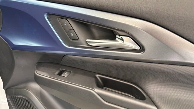 New 2026 Chevrolet Equinox EV LT FWD image 24