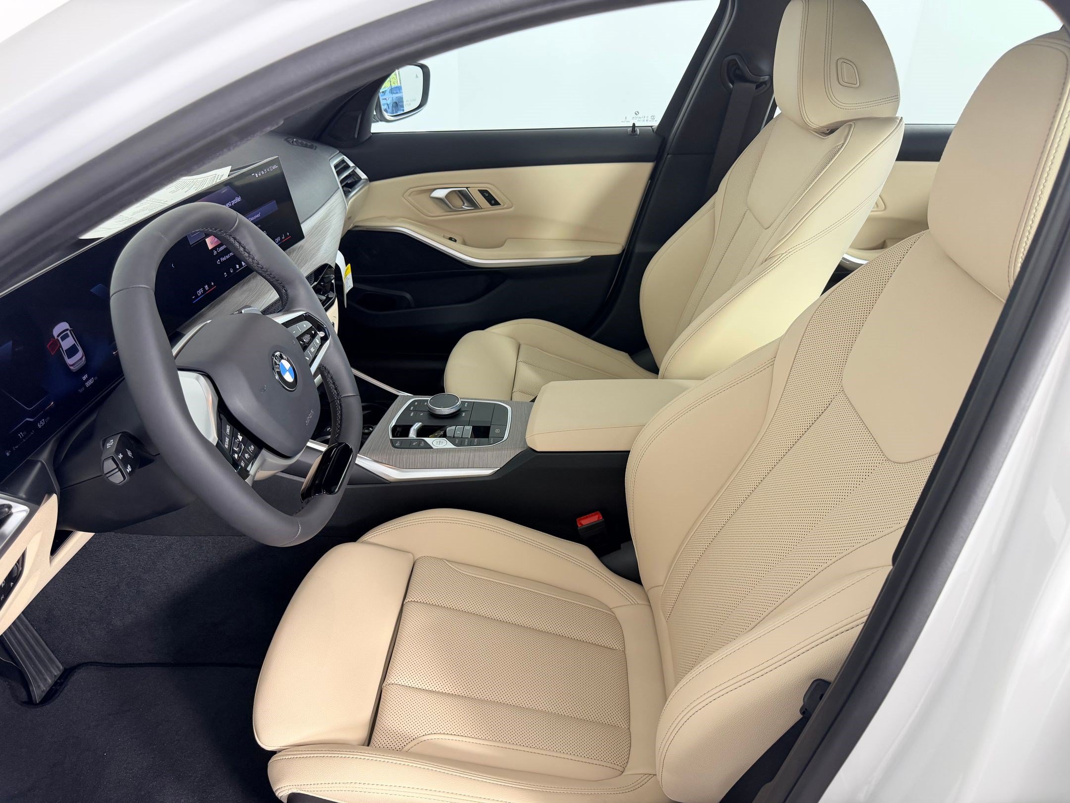 Used 2026 BMW 330i xDrive Sedan w/ Convenience Package AWD/4WD image 5