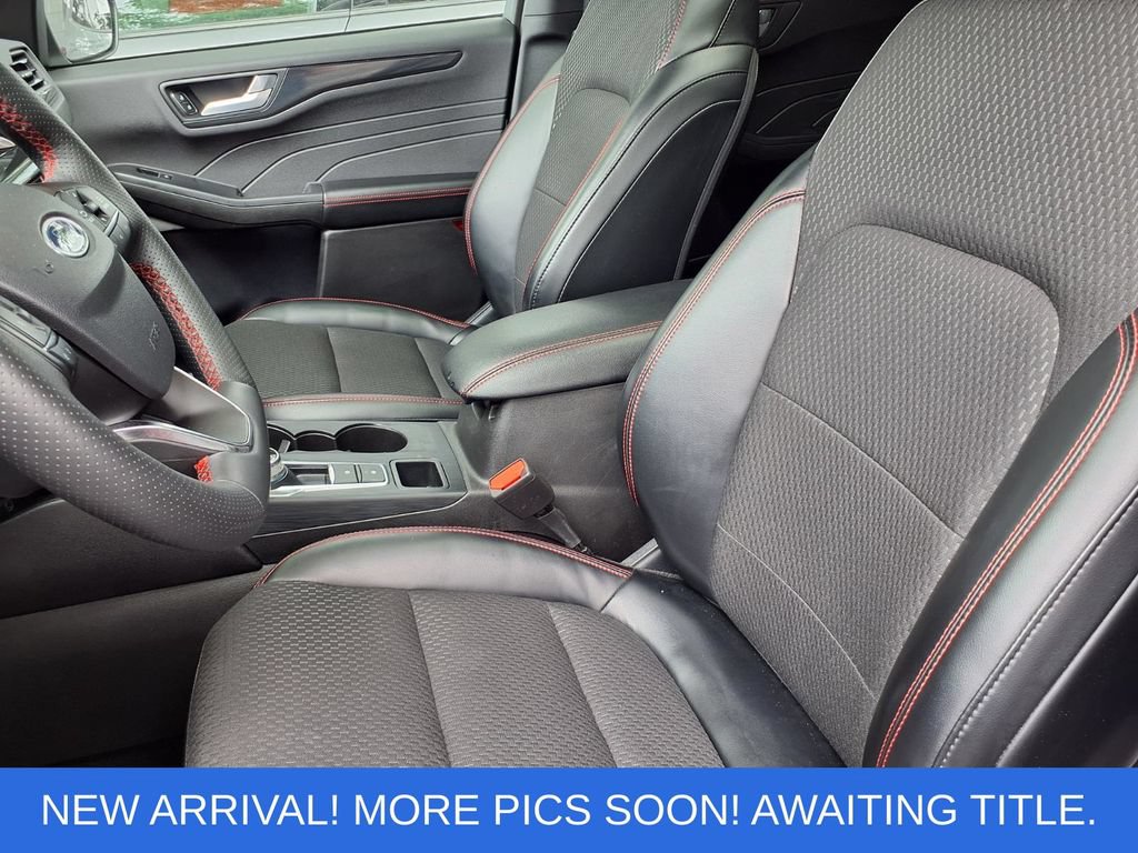Certified 2024 Ford Escape ST-Line w/ Tech Pack #1 AWD/4WD image 3