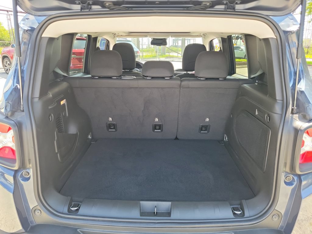 Used 2023 Jeep Renegade Trailhawk w/ Sun/Sound Group AWD/4WD image 8