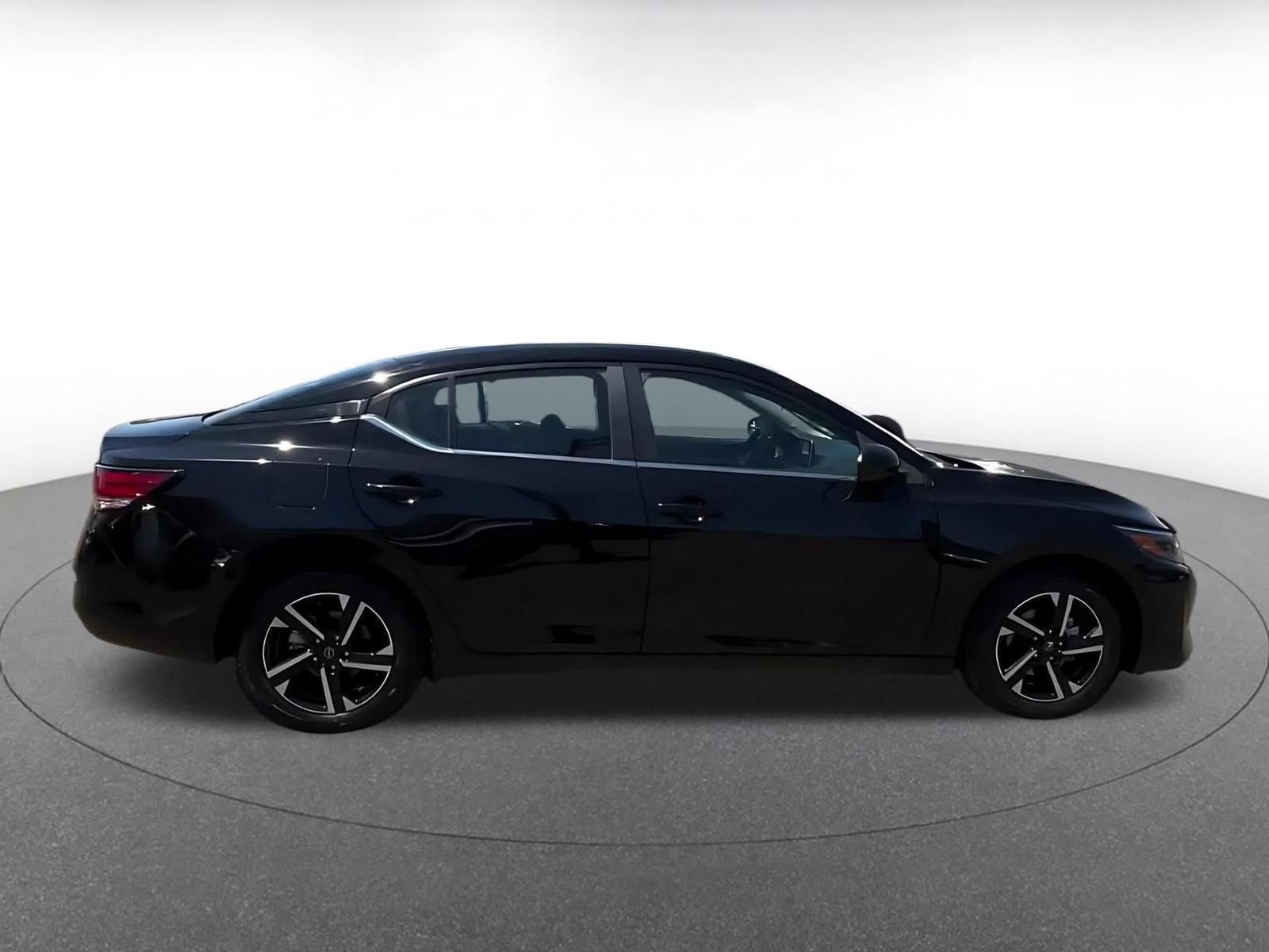 Used 2025 Nissan Sentra SV FWD image 15