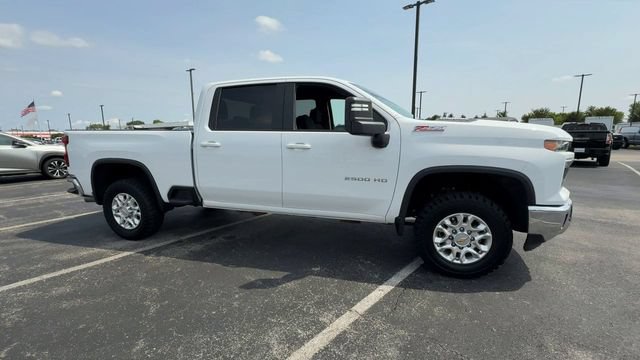 Used 2025 Chevrolet Silverado 2500 LT AWD/4WD image 2