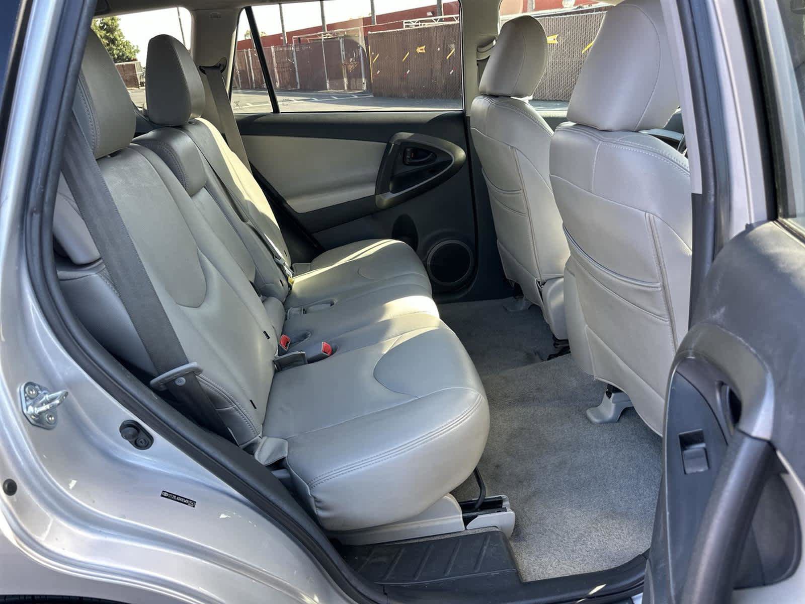 Used 2014 Toyota RAV4 EV image 13
