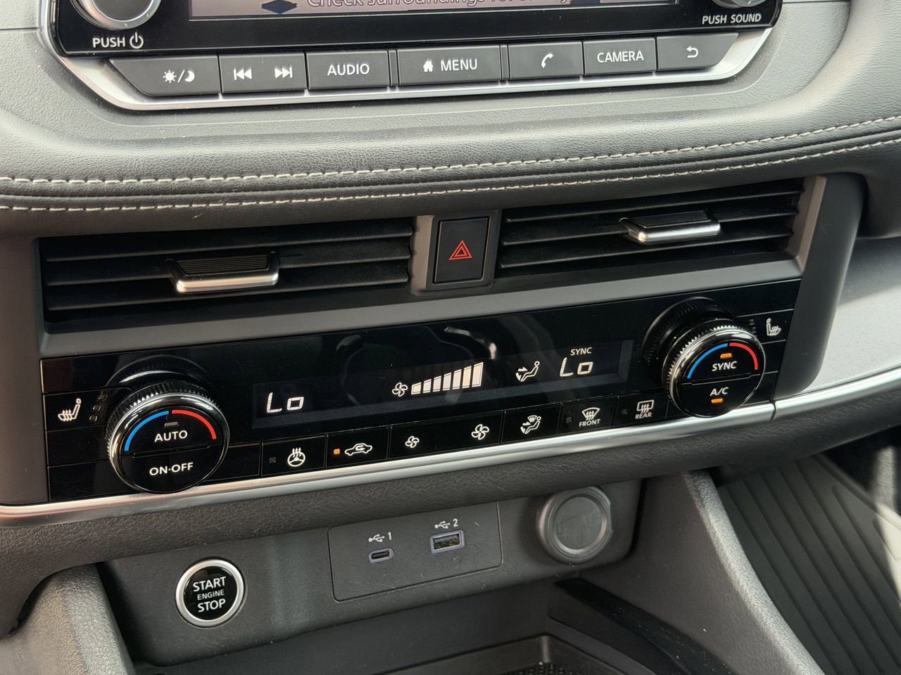 Used 2023 Nissan Rogue SV w/ SV Premium B Package FWD image 14