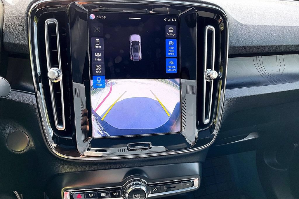 Certified 2023 Volvo C40 P8 Recharge Ultimate w/ Protection Package Premier AWD/4WD image 28