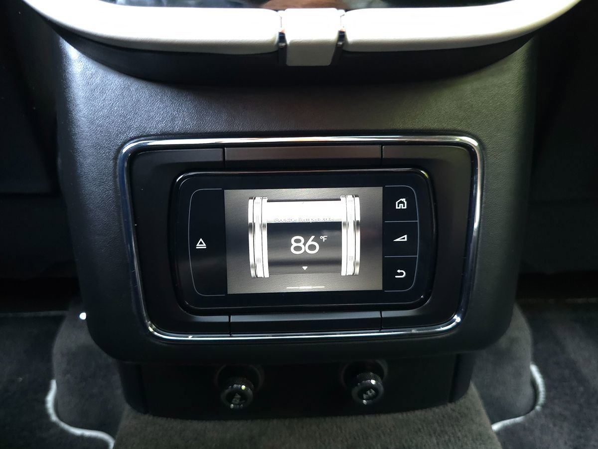 Used 2020 Bentley Bentayga Design Series image 24