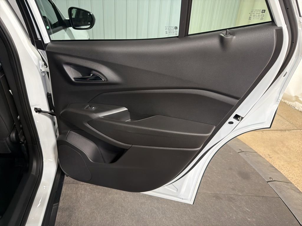 New 2026 Chevrolet Trax LT w/ Sunroof Package image 18