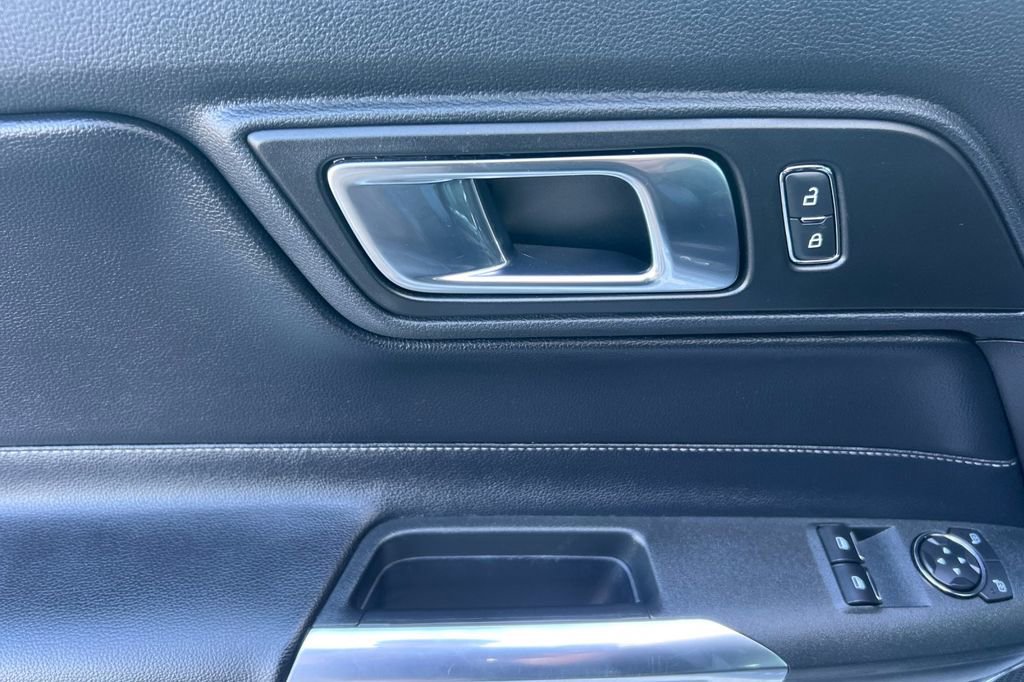 Used 2019 Ford Mustang Premium image 13