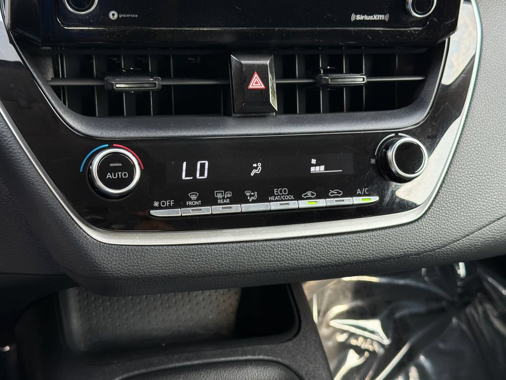 Used 2021 Toyota Corolla LE FWD image 27