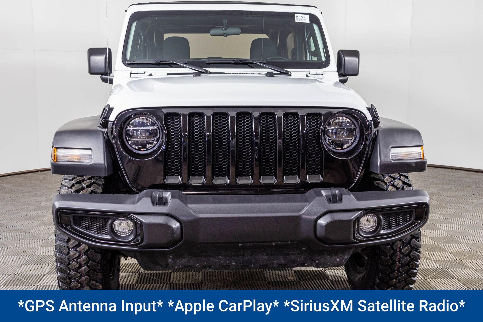 Used 2021 Jeep Wrangler Willys w/ LED Headlamp & Fog Lamp Group image 11