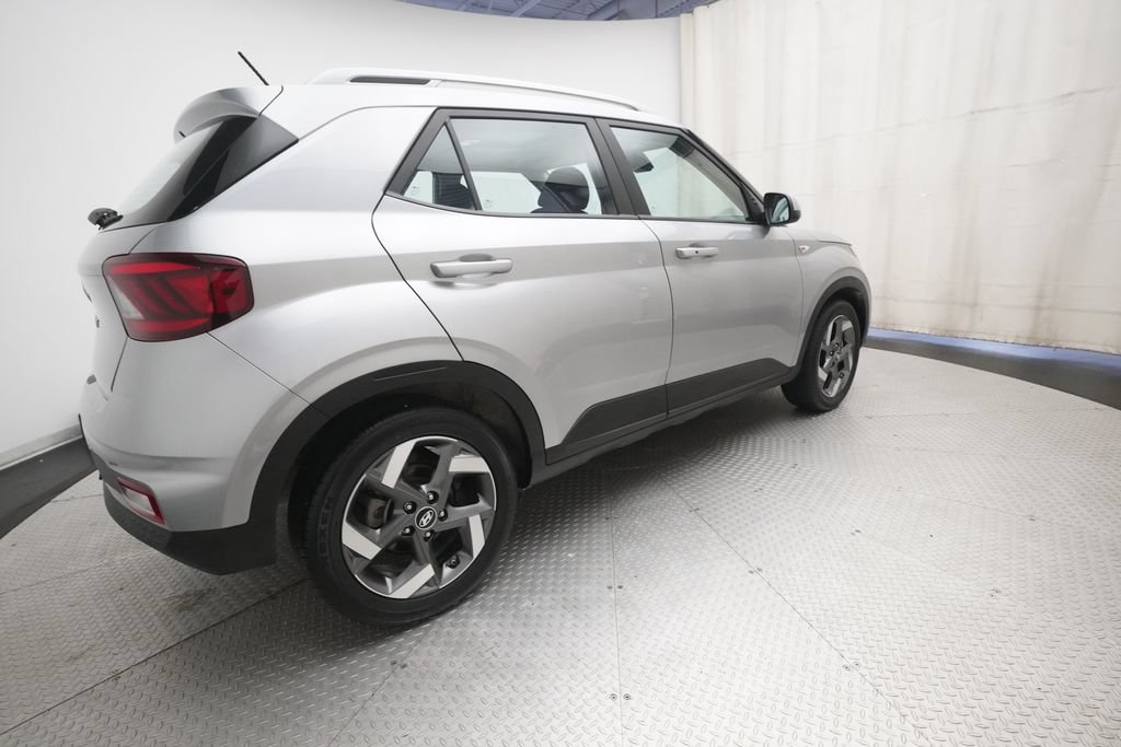 Used 2025 Hyundai Venue SEL FWD image 35