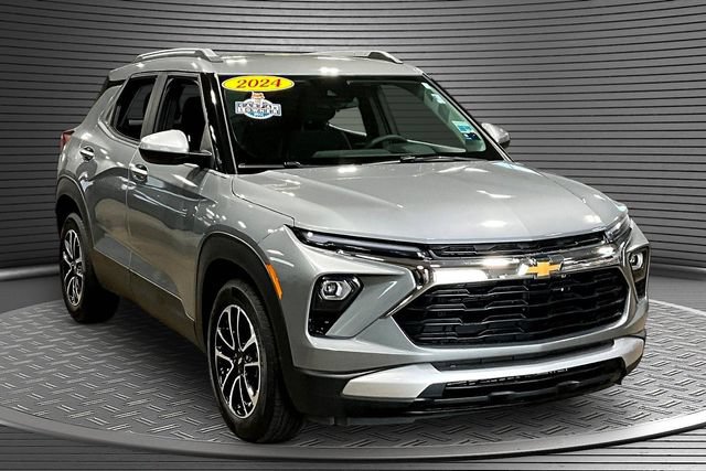 Certified 2024 Chevrolet TrailBlazer LT w/ Driver Confidence Package FWD image 3