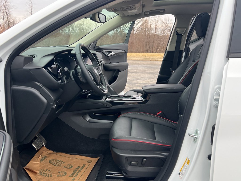 Used 2023 Buick Envision Essence w/ Technology Package I image 15