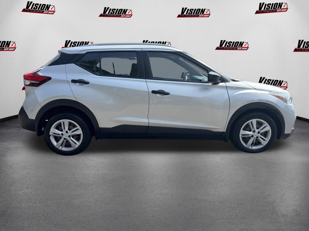 Used 2018 Nissan Kicks S FWD image 4