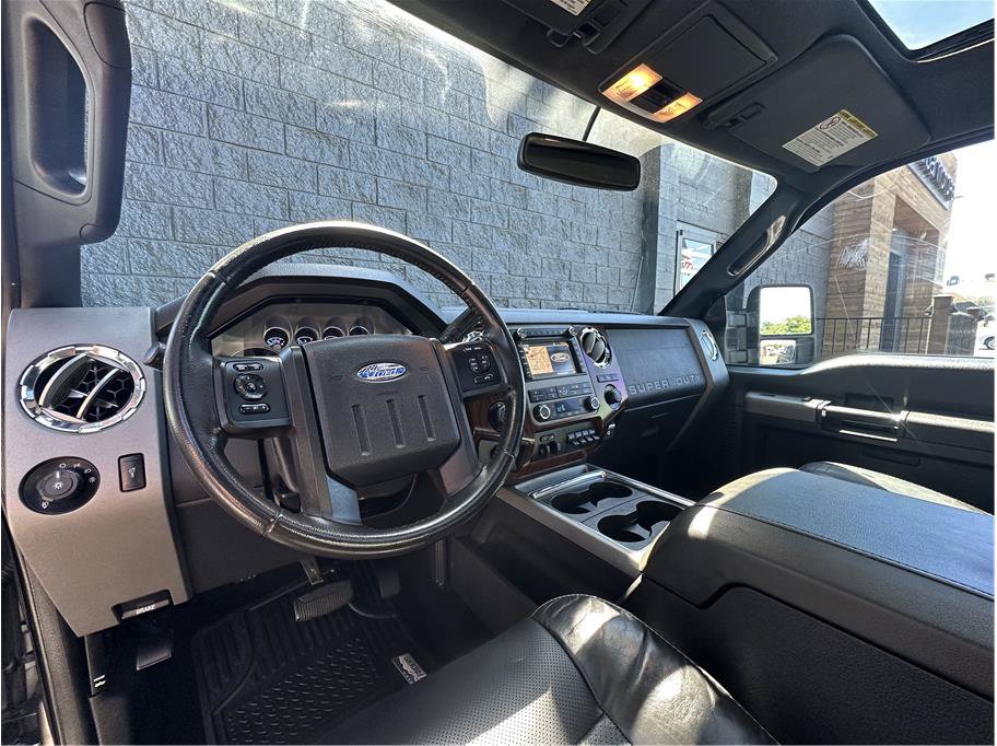 Used 2011 Ford F250 Lariat w/ Lariat Ultimate Pkg AWD/4WD image 2