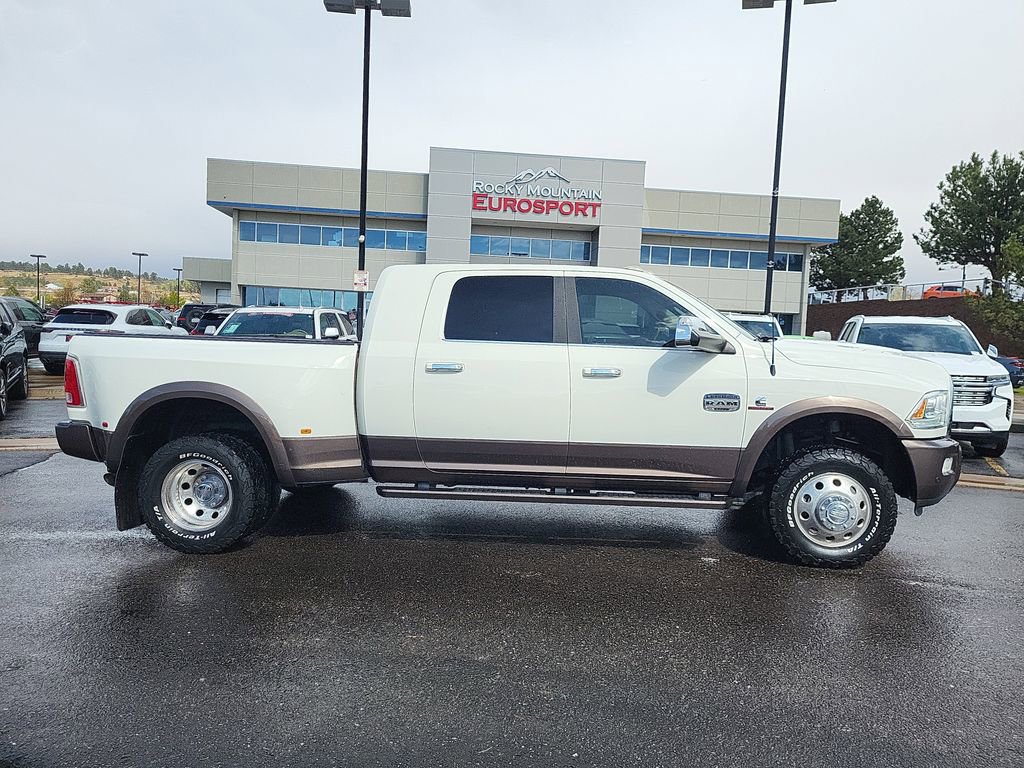 Used 2018 RAM 3500 Laramie Longhorn AWD/4WD image 3
