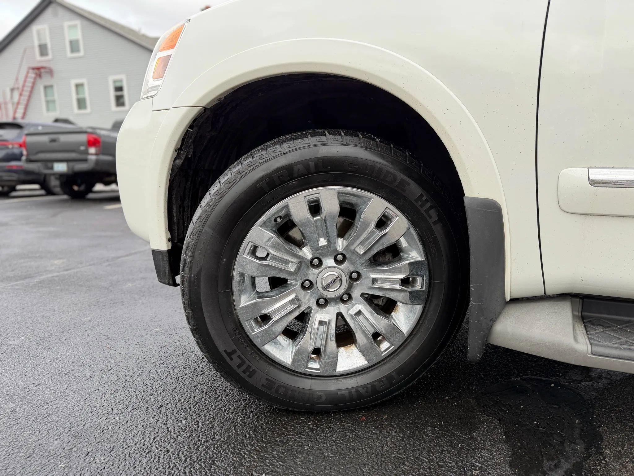 Used 2015 Nissan Armada Platinum image 9