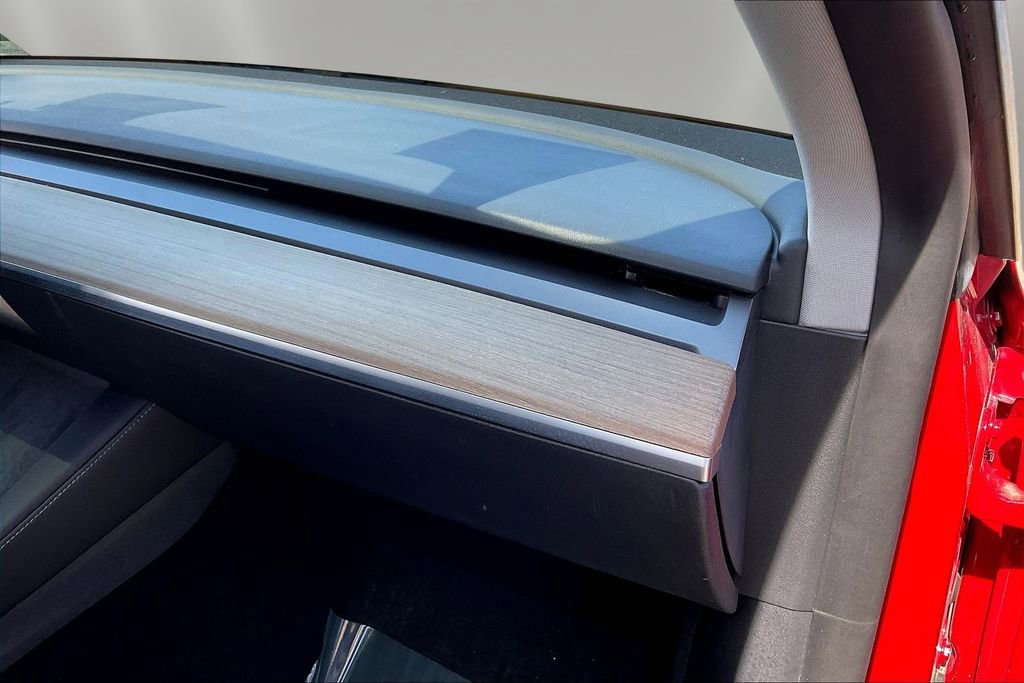 Used 2021 Tesla Model Y Long Range image 25