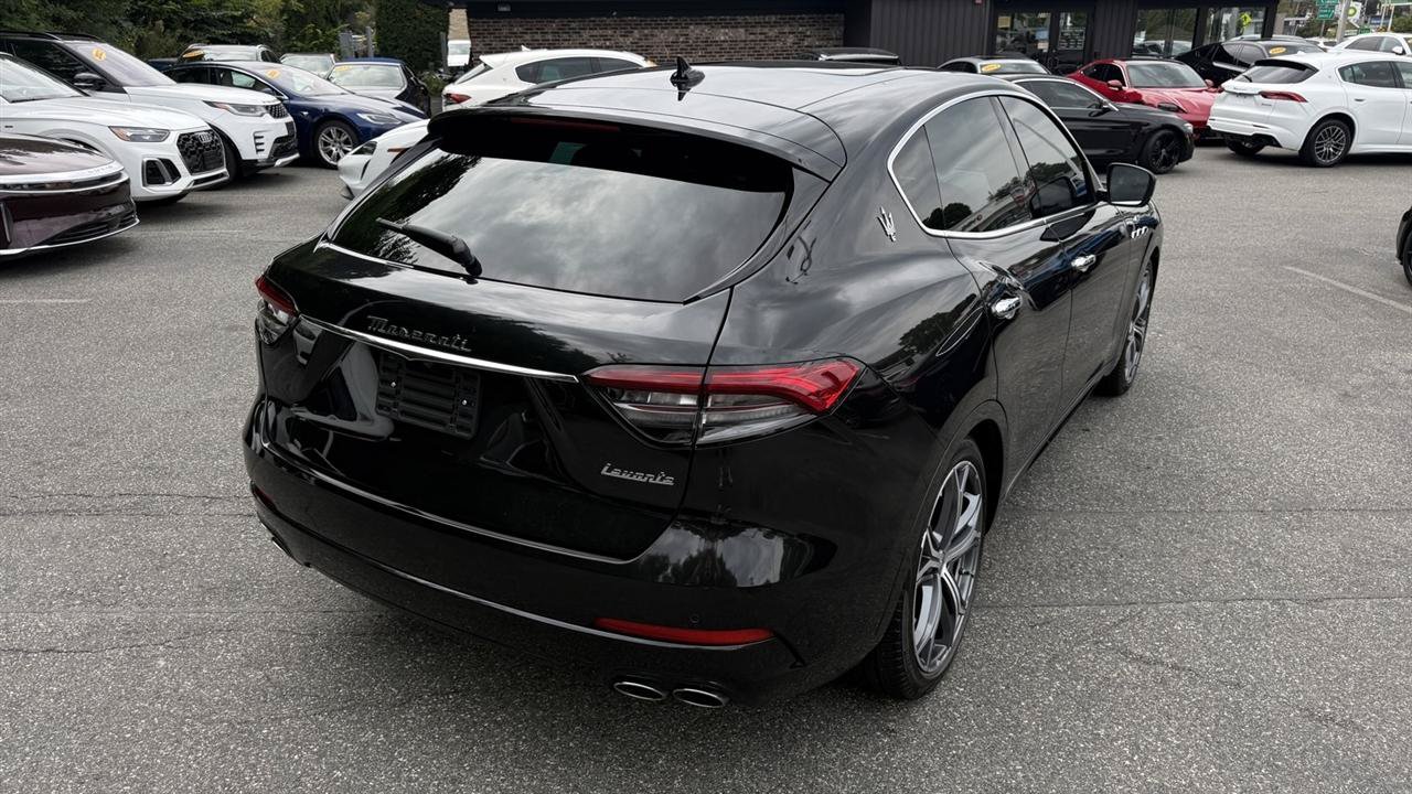 Used 2023 Maserati Levante GT AWD/4WD image 18