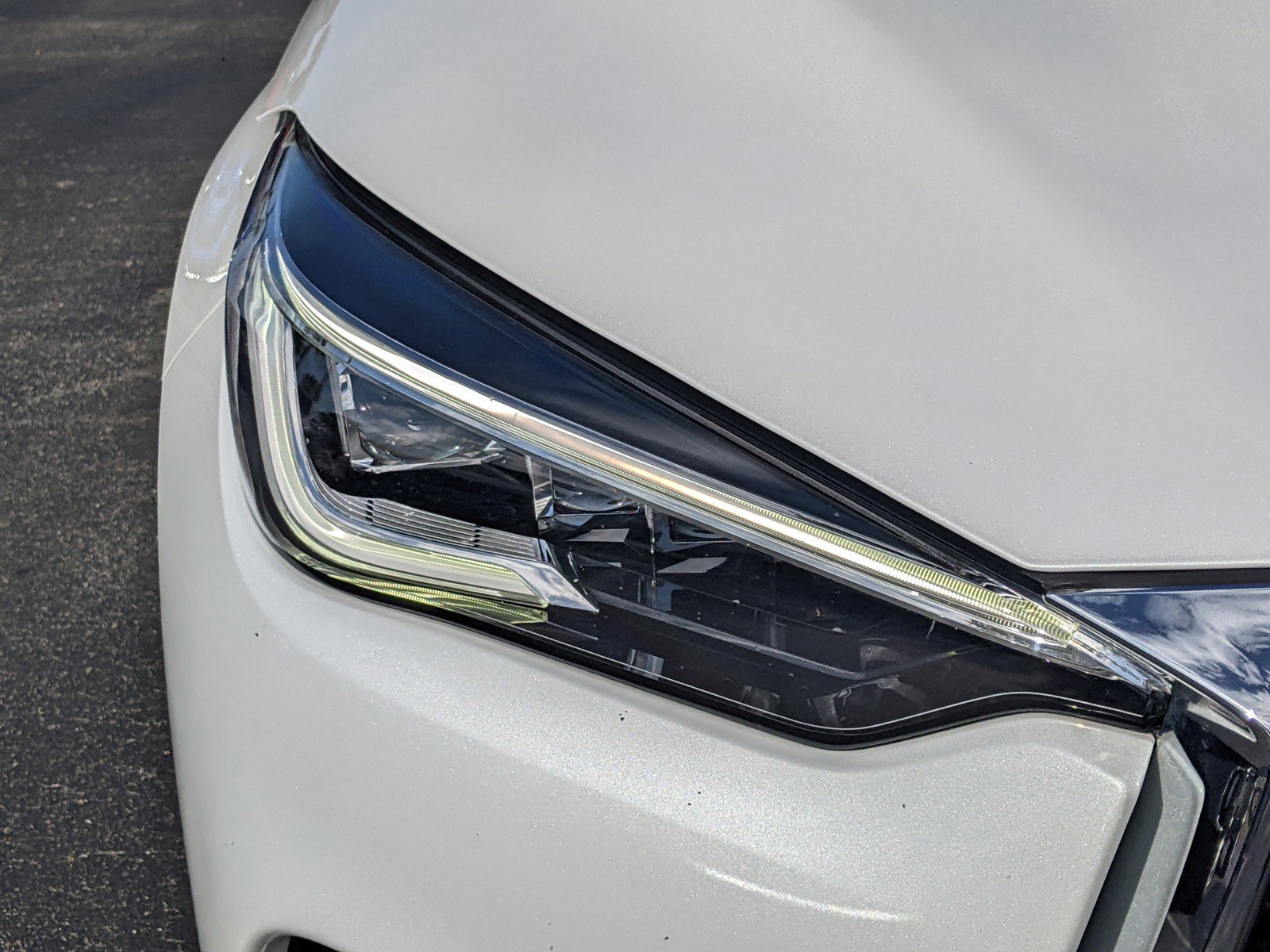 Used 2023 INFINITI QX50 Sensory image 8