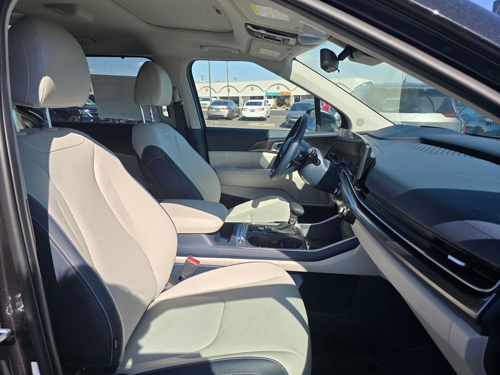 New 2025 Kia Carnival SX Prestige FWD image 10