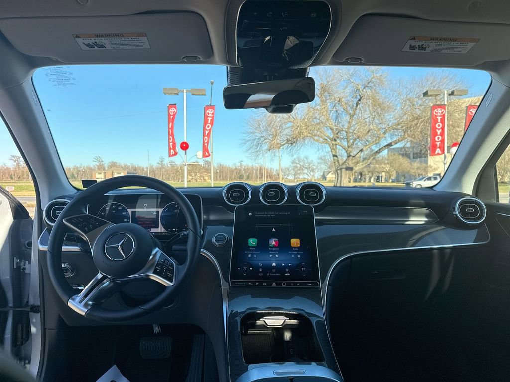 Used 2025 Mercedes-Benz GLC 350e 4MATIC image 30