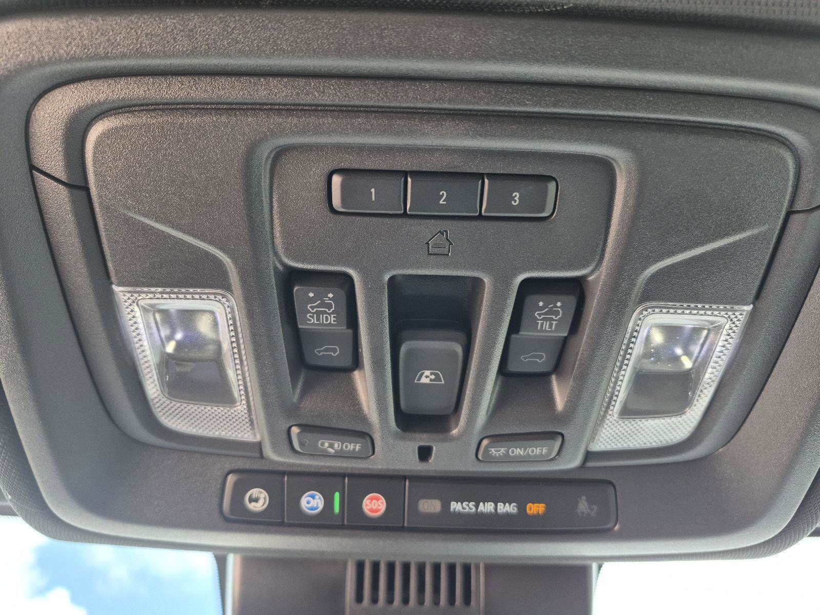 Used 2024 GMC Sierra 1500 AT4 w/ Technology Package AWD/4WD image 7