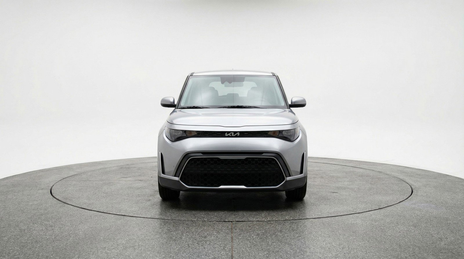 Used 2025 Kia Soul LX w/ LX Technology Package image 2