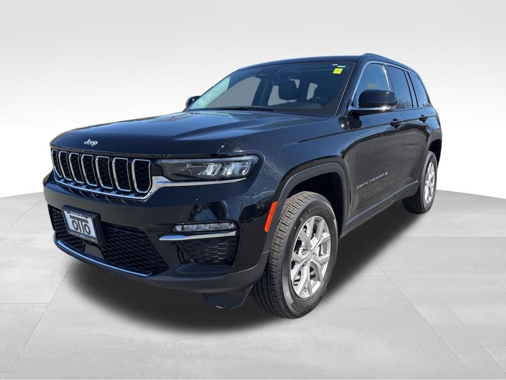 Used 2023 Jeep Grand Cherokee Limited image 3