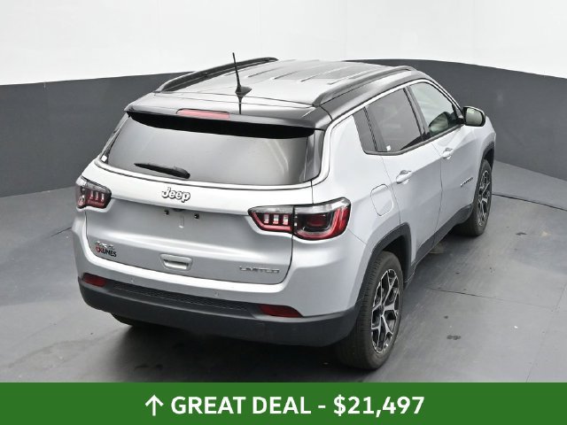 Used 2025 Jeep Compass Limited AWD/4WD image 39